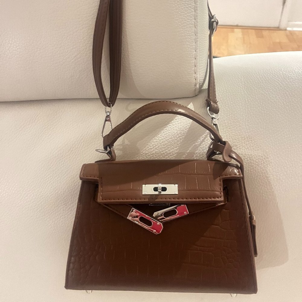 NEW BROWN CROC EMBOSSED FAUX LEATHER SMALL SATCHEL CROSSBODY BAG